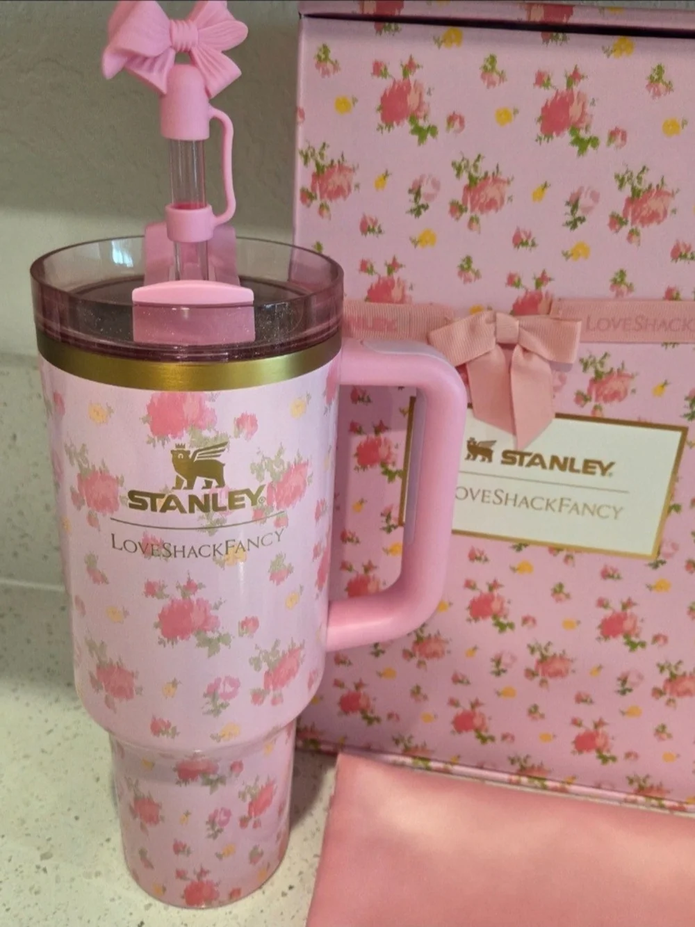 Stanley x LoveShackFancy Pink Floral Travel Tumbler - Picture 4 of 4